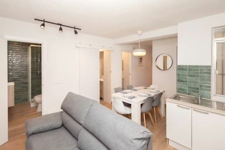 Carrer Olimpia Arozena Torres, Valencia, Valencian Community 46018 - Photo 2