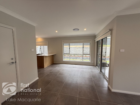 9 Fig Crescent, Edgeworth NSW 2285 - Apartment For Rent | Domain - Photo 2