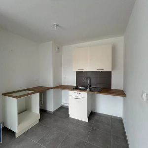 Appartement à louer 5 pièces 101.56m² - Photo 2