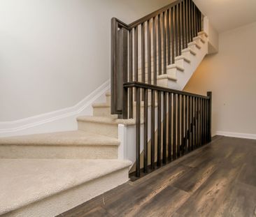 For Lease - 702 DONERAILE Walk, Barrhaven, Ontario - Photo 3