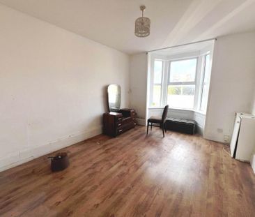 2 bedroom maisonette to rent - Photo 4