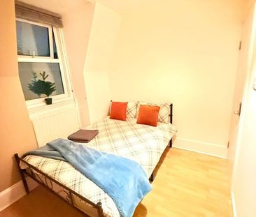 Room in a Shared Flat, Whitechapel Road, E1 - Photo 4