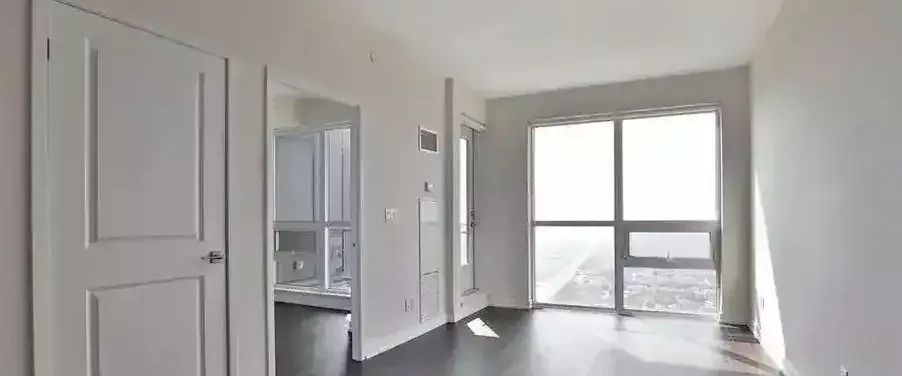 Bright 1 Bedroom with 1 Parking and Locker - Heart of Mississauga | 510 Curran Place, Mississauga - Photo 1