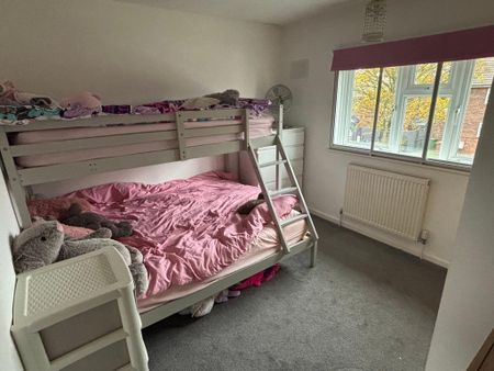 2 bedroom end of terrace house to rent - Photo 3