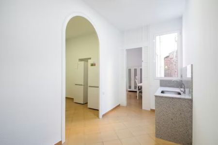 Carrer Martínez Cubells, Valencia, Valencian Community 46002 - Photo 2