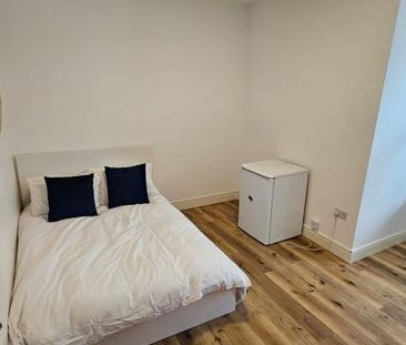 Room in a Shared House, Quadrant Road, CR7 - Photo 6
