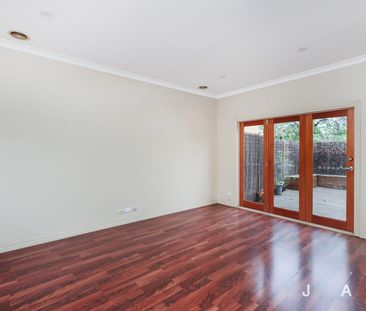 Easy Modern Lifestyle - Photo 3