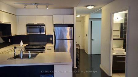 25 Carlton Street #1306 - Photo 3