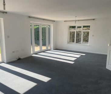 4 bedroom detached house to rent - Photo 1