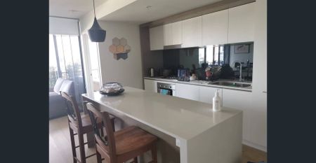 Comfortable Furnished 2 Bedroom + 2 Bathroom + Car Park Apartment at $930 per week + $20 Furniture rent - Photo 3