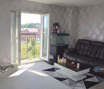 2 bedroom flat to rent - Photo 2