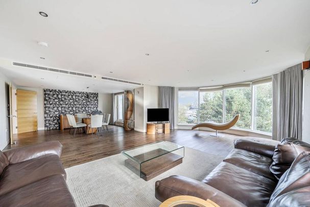 3 bedroom flat to rent - Photo 1