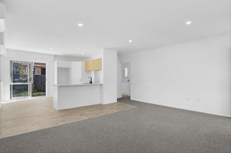 Freshly Renovated like Brand-New - 3 Bed, 2bath - Photo 3