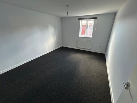 4 Bed Flat, Shield Retail Centre, BS34 - Photo 5