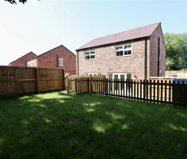 2 bedroom semi-detached house to rent - Photo 5