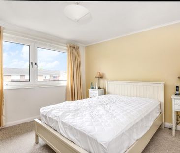 2 bedroom maisonette to rent - Photo 3