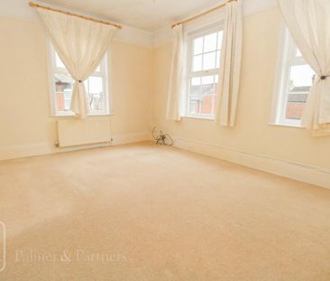 2 bedroom maisonette to rent - Photo 2