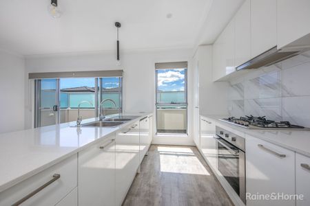Modern Town House in the Heart of Sunbury - Photo 3