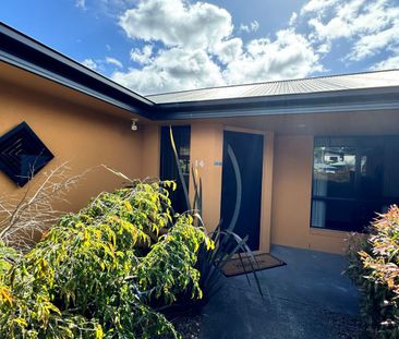 Lovely family home - Photo 4