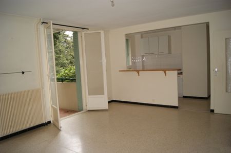 Location Appartement 3 pièces 85m² NIMES 30900 - Photo 3
