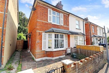 2 bedroom semi-detached house to rent - Photo 3