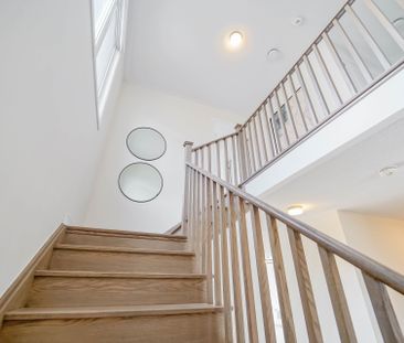 For Lease - 29 Kingsbury Trail, Barrie, Ontario - Photo 2