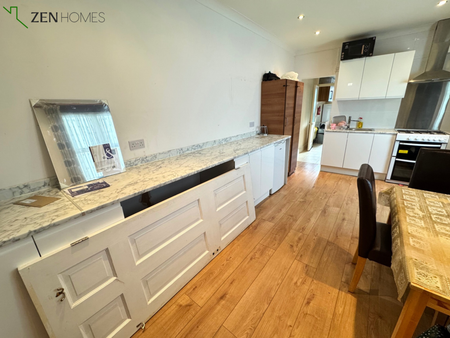 House share to rent - Photo 3