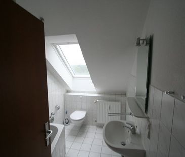 Junges Wohnen im urgemütlichen Dachgeschoß! - Photo 3