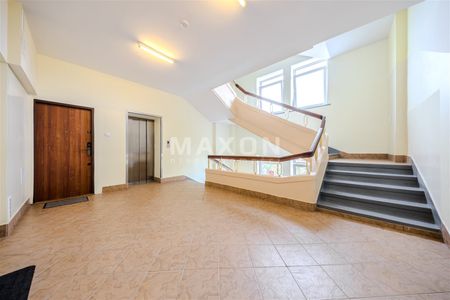 pl. Konstytucji, Warszawa - Photo 2