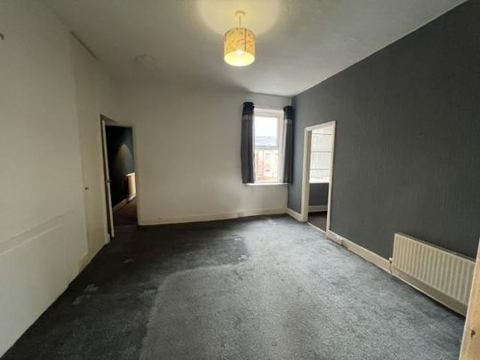 3 bedroom flat to rent - Photo 1
