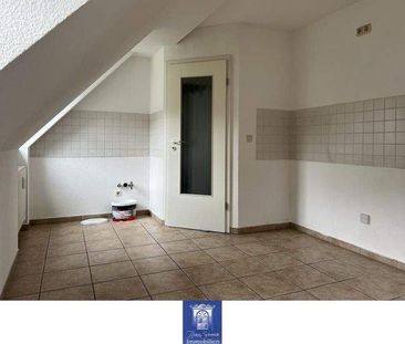 Individuelle und geräumige Dachwohnung! Tageslichtbad mit Wanne und... - Foto 3