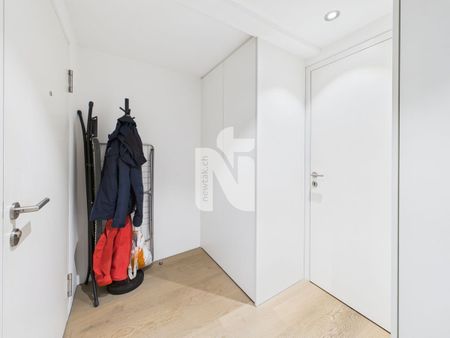 Grosszügige, möblierte 2.5-Zimmer-Maisonette-Wohnung in zentraler Lage beim Spalentor - Photo 3