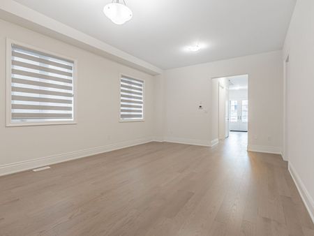 For Lease - 21 James Walker Avenue, Caledon, Ontario - Photo 4