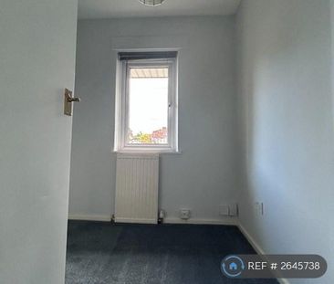 3 bedroom end of terrace house to rent - Photo 4