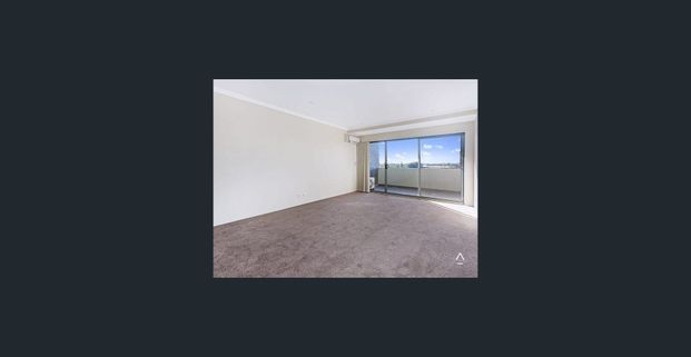 Modern, Light Filled Two Bedroom Apartment - Photo 1