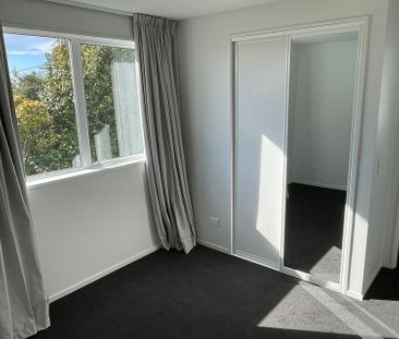 Modern Two bedroom Townhouse With Internal Garage - Photo 3