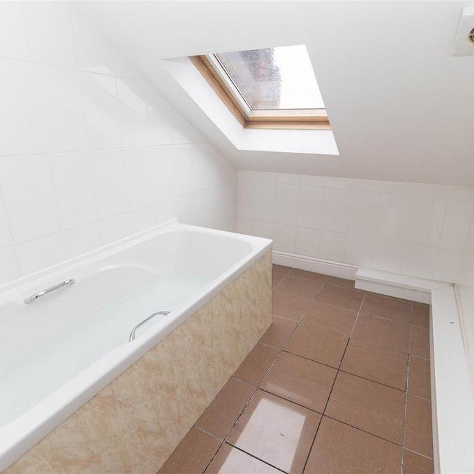 2 bedroom maisonette to rent - Photo 1