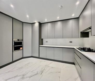 4 bedroom semi-detached house to rent - Photo 5