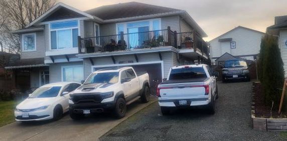 2br - 950ft2 - Walk-out, Suite in Executive Home - Photo 2