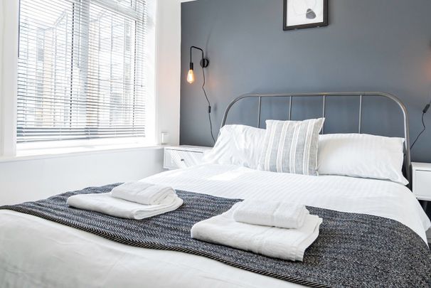 3 Bed Flat, Grosvenor Square, SO15 - Photo 1