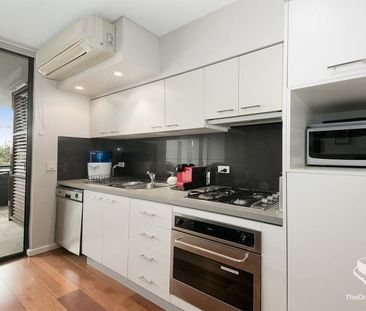 Furnished Studio Loft Apartment in Heart of Toowong - Walk everywhere! - Photo 4