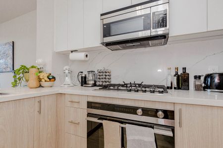 For Lease - 123 Maurice Drive Unit# 208, Oakville, Ontario - Photo 4