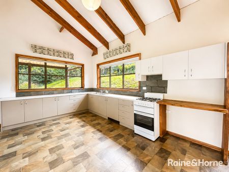 Country Living - Photo 4
