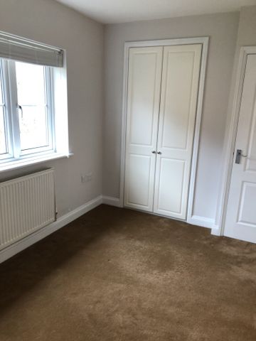 Great Location Two Bedroom Mews House to Rent in Stevenage - Photo 3