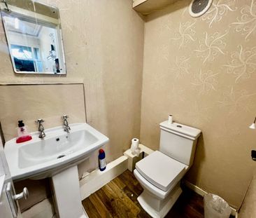 9 bedroom Flat To Let - Photo 6