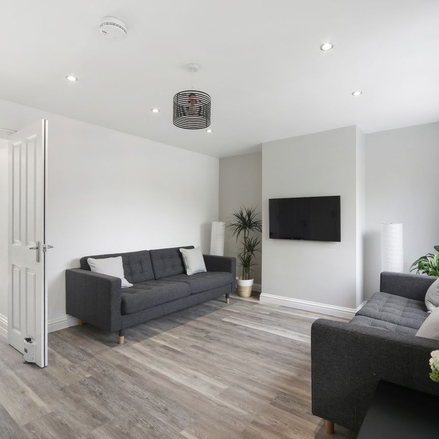 Colwell Drive Room Two - Photo 1