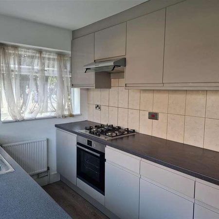 Dormers Wells Lane, Southall, UB1 - Photo 3