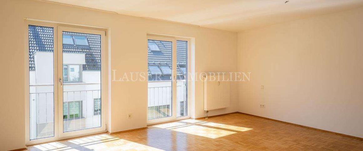 Außergewöhnlich großzügige Drei-Zimmer-Wohnung mit Terrasse und Balkon in S-Degerloch - Photo 1