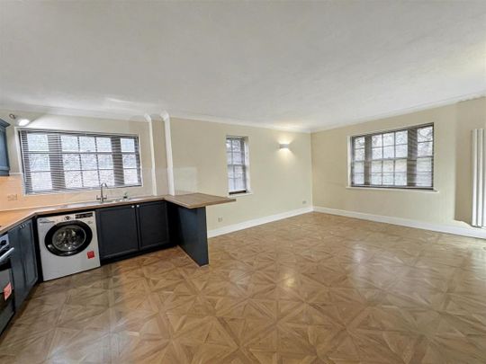 Princes Road, Weybridge - Photo 1