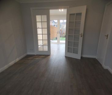 2 bedroom semi-detached house to rent - Photo 5